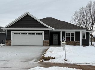 N9355 Gemstone Ct, Appleton, WI 54915