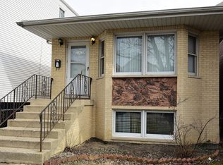 2917 N Ridgeway Ave, Chicago, IL 60618