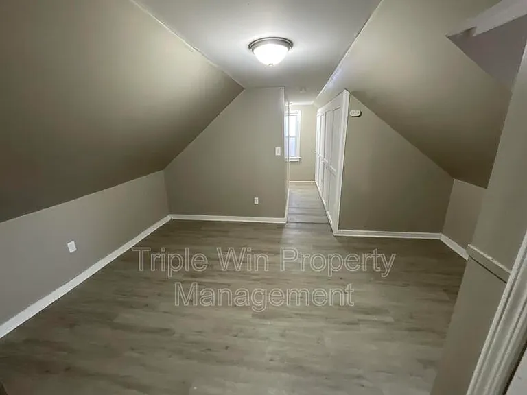 802 Rowles Ave — Photo 27