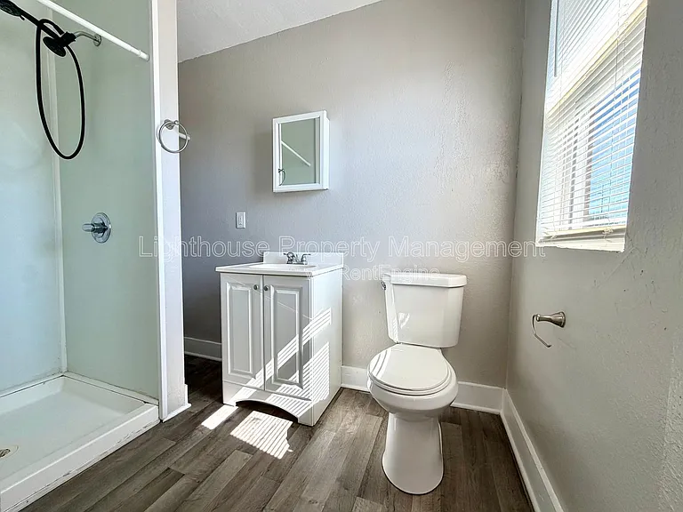 2825 Sanford St #5 — Photo 9