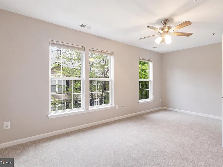 986 Harrison Cir — Photo 13