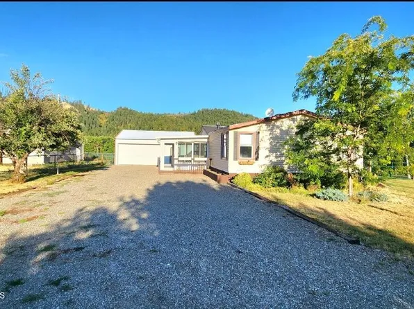 77 Garden Way, Saint Maries, ID 83861