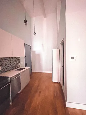 Rented by Greenrock Management | media 17