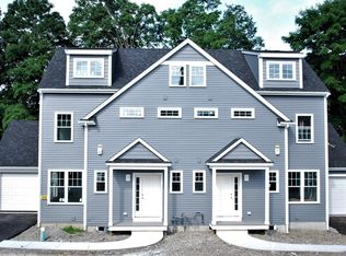 7 Pleasant St, Foxboro, MA 02035