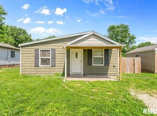 703 N 5th St, Auburn, IL 62615