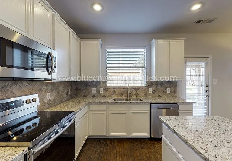 3208 Grant St — Photo 17