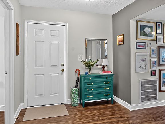 5th image of 109 Meadow View Way