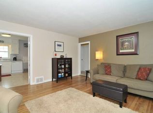 162 E Henry Clay St, Whitefish Bay, WI 53217