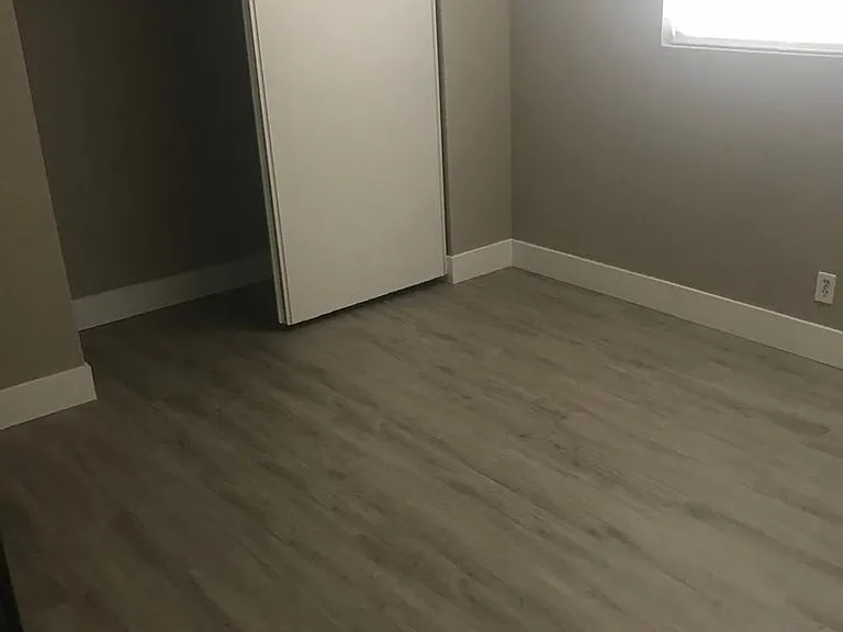 1300 Elizabeth Ave — Photo 6