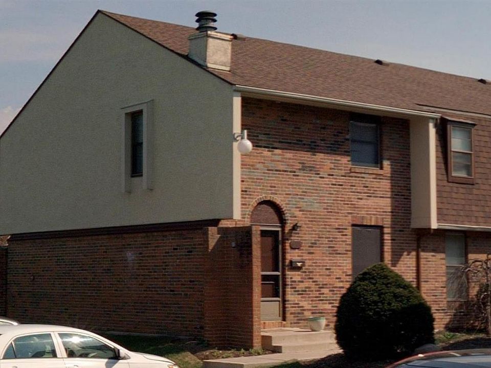 1st image of 1905 N Willoway Cres