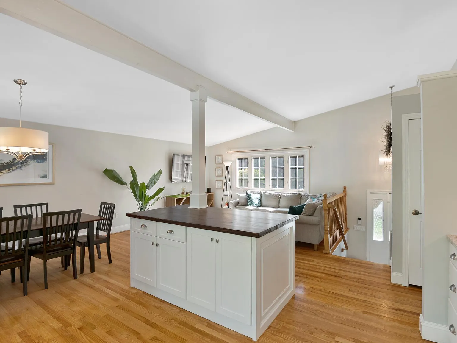 10 London Ct — Photo 3