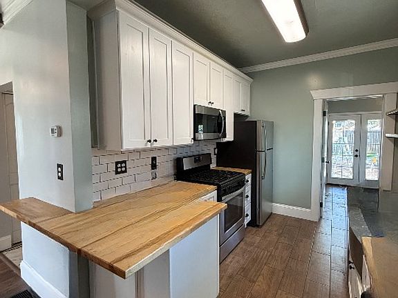 5th image of 506 W Providence Ave