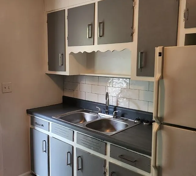 585 Marina St — Photo 7