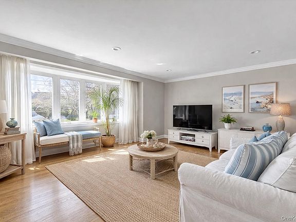 5th image of 164 Blackheath Road