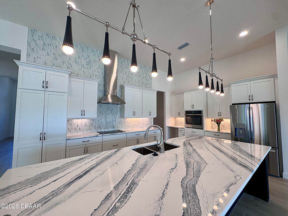 2nd image of 405 Mosaic Blvd