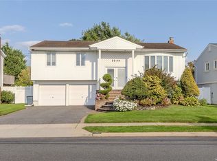 2799 Clubhouse Rd, Merrick, NY 11566