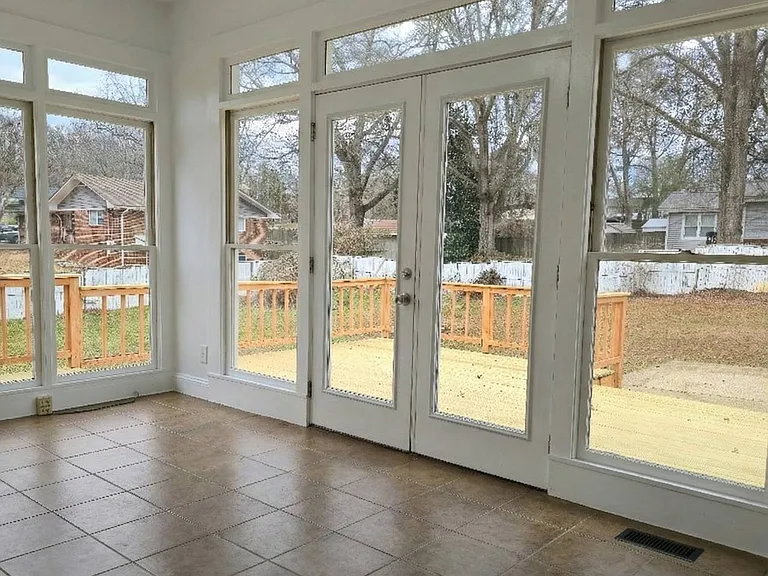 402 Laurel St — Photo 28