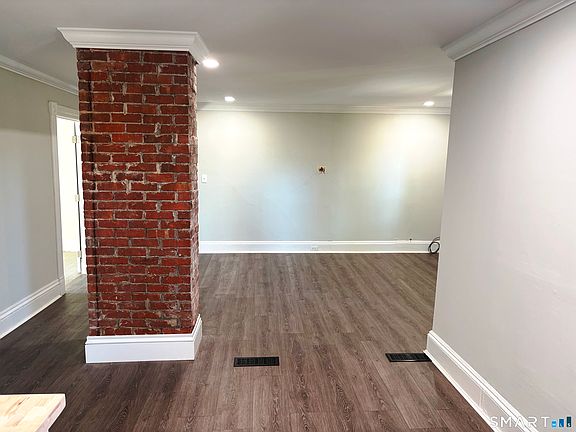5th image of 1828 Main St