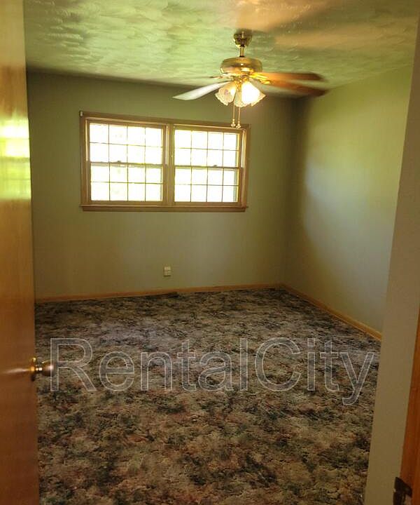 1st image of 907 Sycamore St