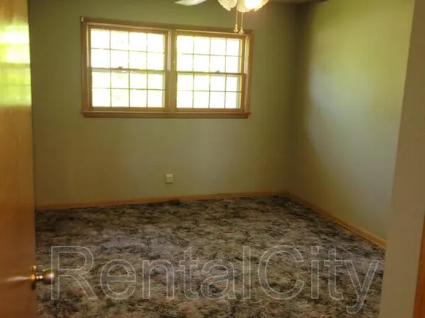 907 Sycamore St, Union City, TN 38261