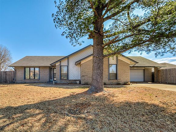 2nd image of 1824 Bonnycastle Ln