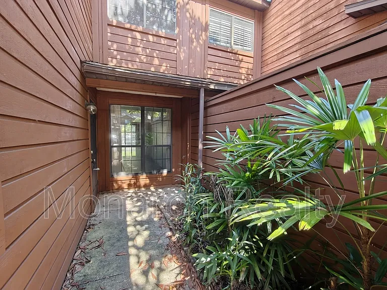830 SW 56th Ter #830 — Photo 2