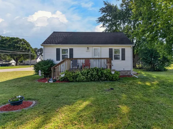 3017 Big Woods Rd, Cedar Falls, IA 50613