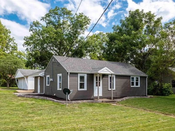 301 Wagner St, Washington, IL 61571