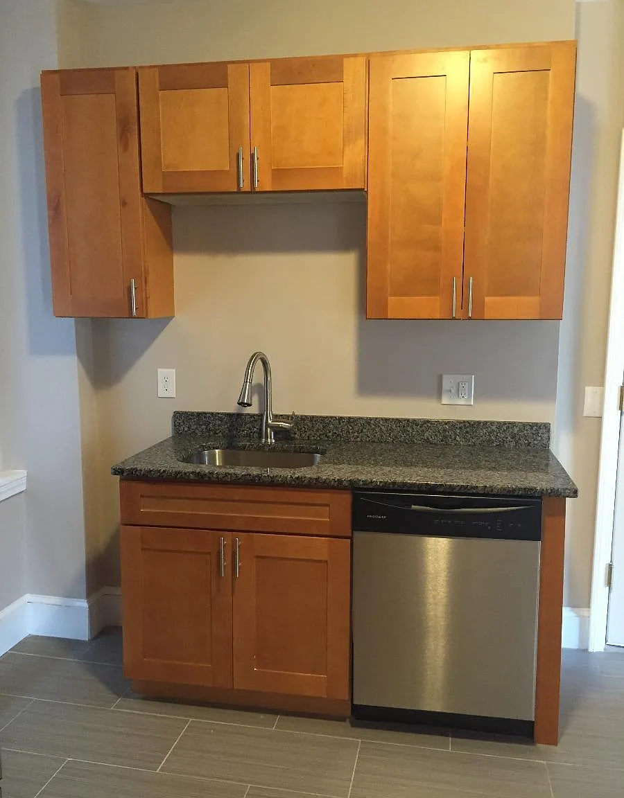 4 bed, 950 sqft, $3,950 — Photo 4