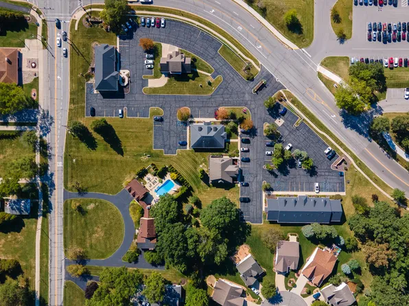 556 Vale Park Rd, Valparaiso, IN 46385