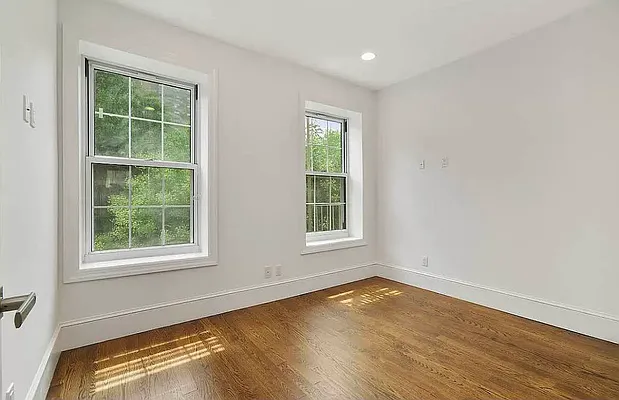 Rented by J Misrahi Realty Corp | media 4