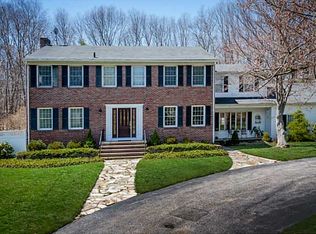 400 Varnum Dr, Warwick, RI 02818