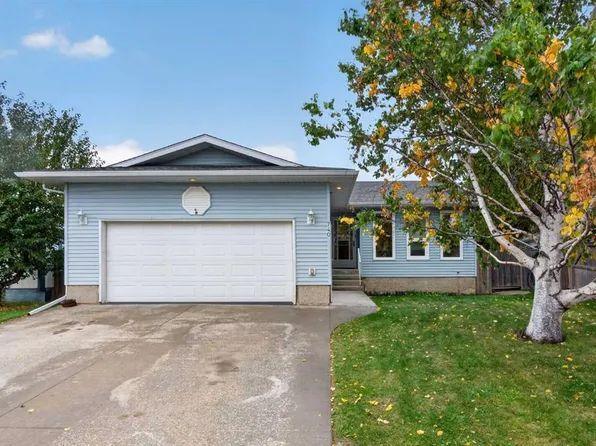740 W 3rd Ave SE, Three Hills, AB T0M 2A0