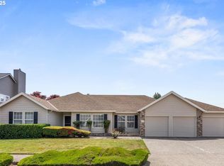 12402 Cominger Dr, Oregon City, OR 97045