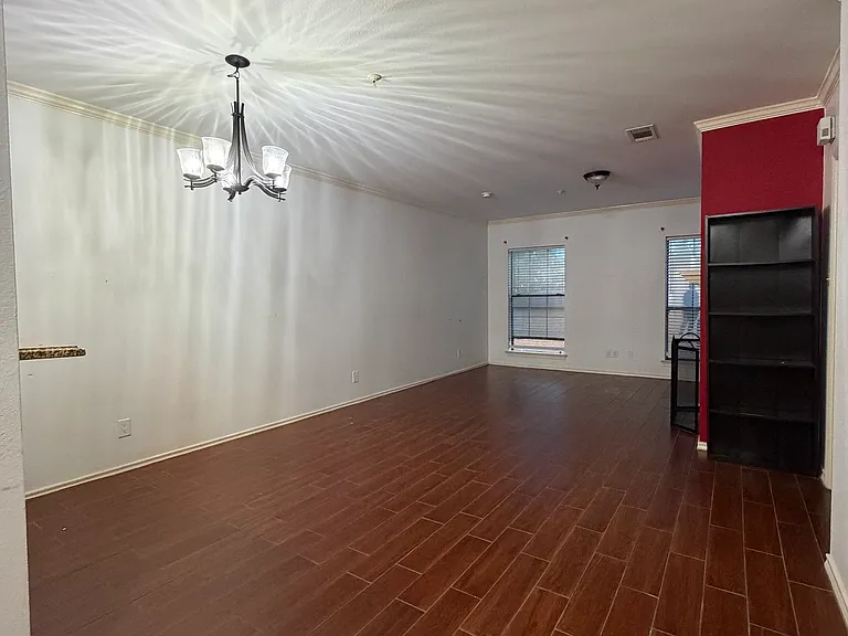 4510 Druid Ln #207 — Photo 1