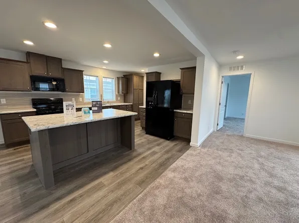1034 E Park St #P1034, Gardner, KS 66030