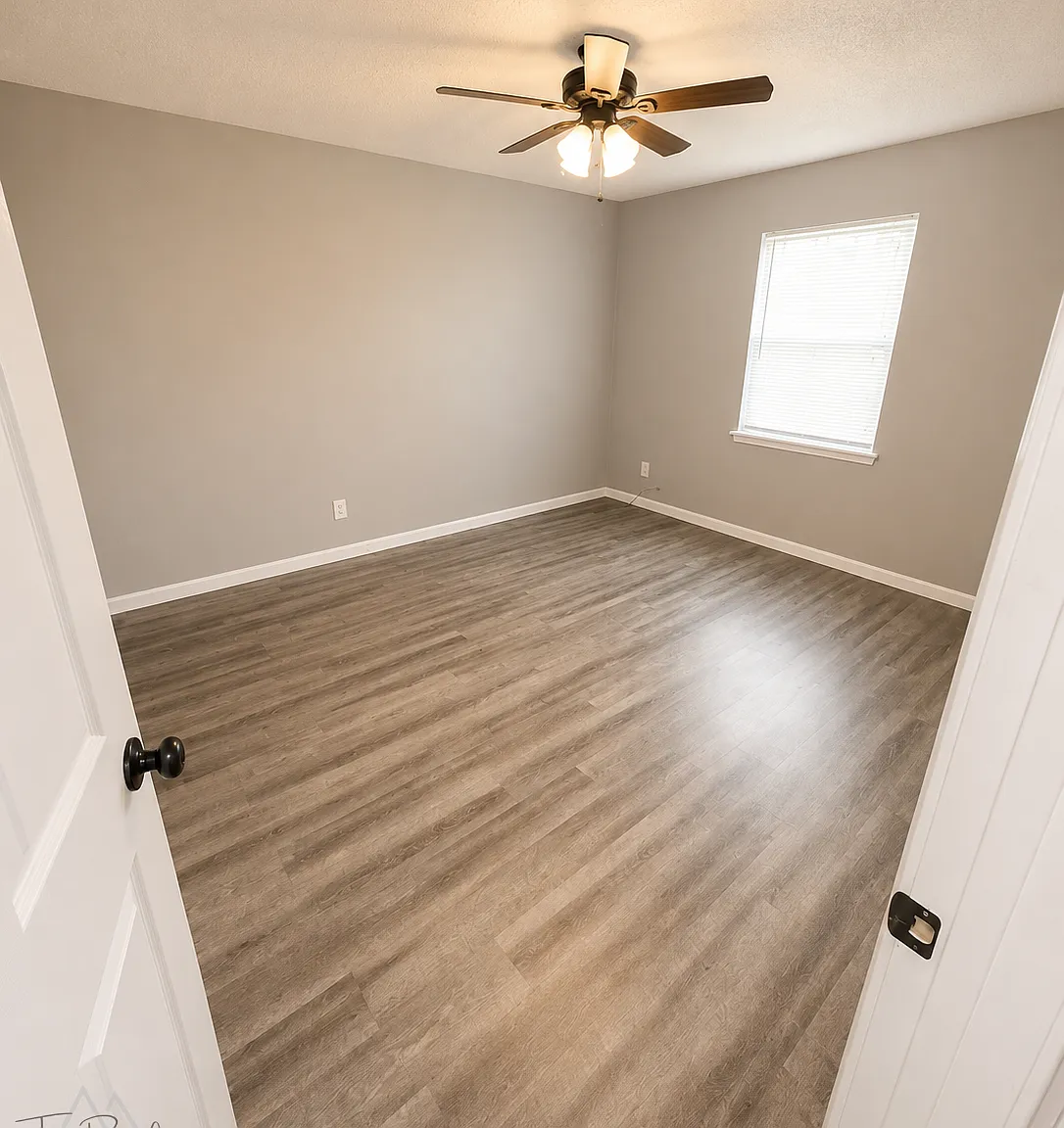 501 Westlawn - 30 — Photo 4