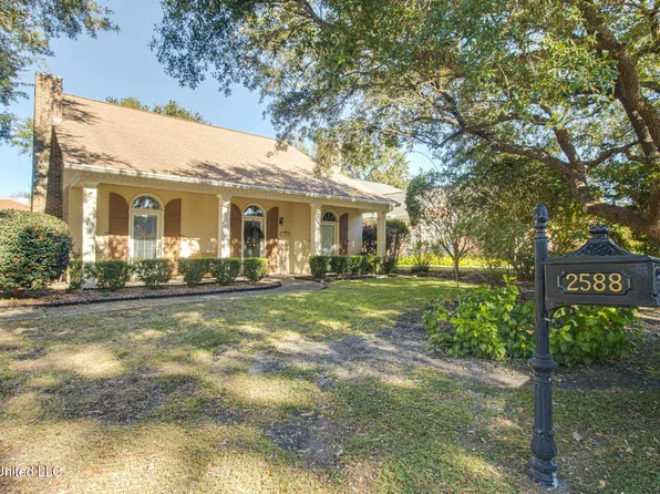 2588 Rue Palafox, Biloxi, MS 39531