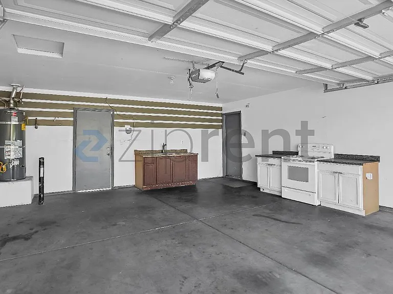 2437 N Tracy Ave — Photo 33