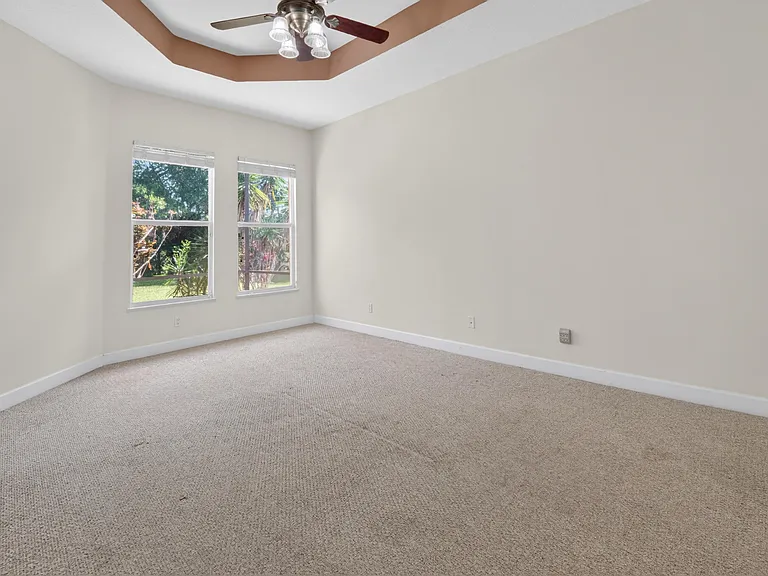 854 SW Saint Tropez Ct — Photo 25