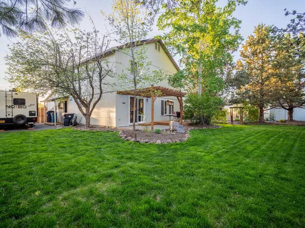 3172 NE Elizabeth Ct, Bend, OR 97701