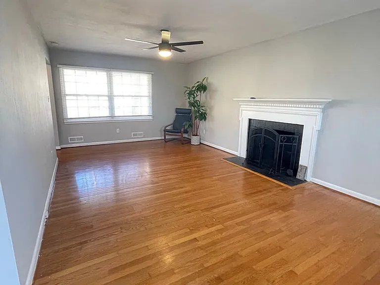 235 Thomas Nelson Ln — Photo 4