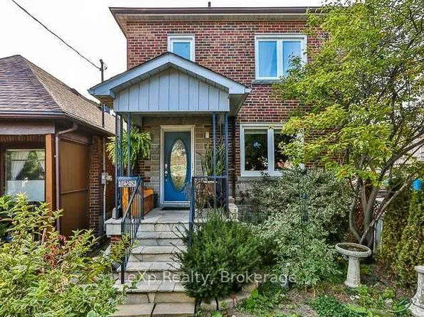 36 2nd St #2, Toronto, ON M8V 2X2