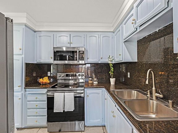 4th image of 3404 Waterman Ct