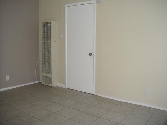 3rd image of 139 N Hamilton Ave #2