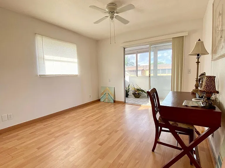 568 Brittany Ave #L — Photo 6