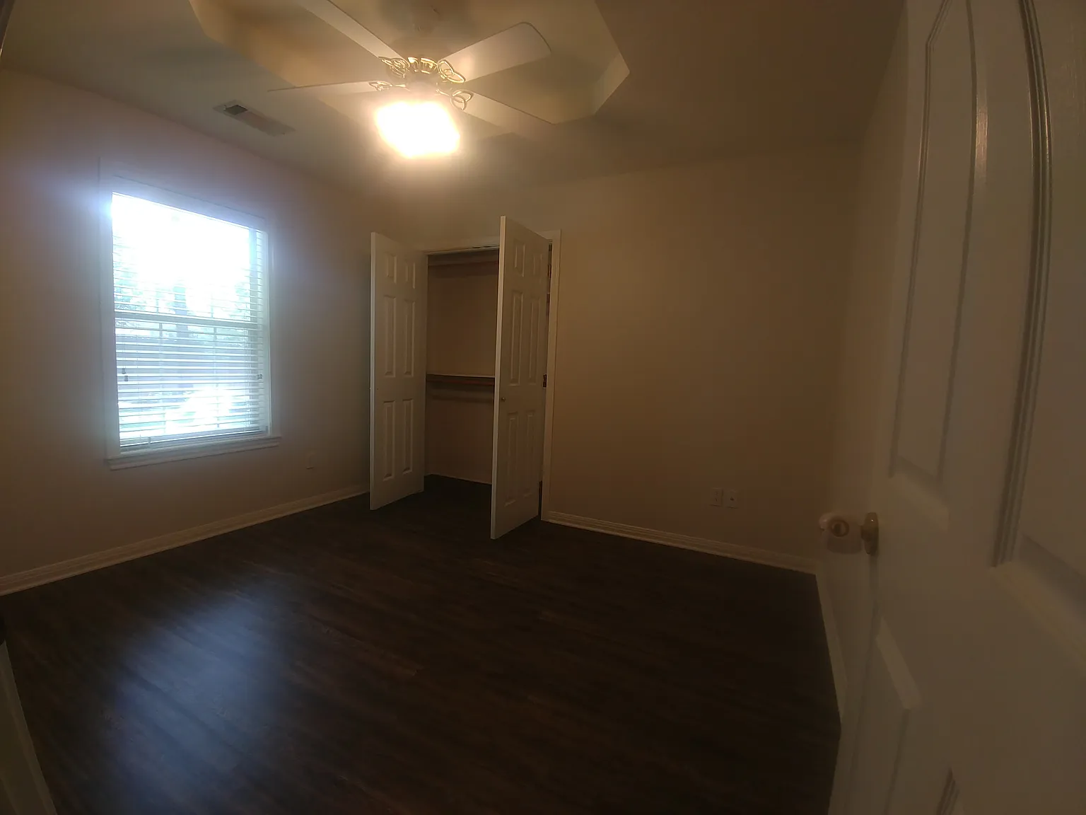 1802 White Stone — Photo 2