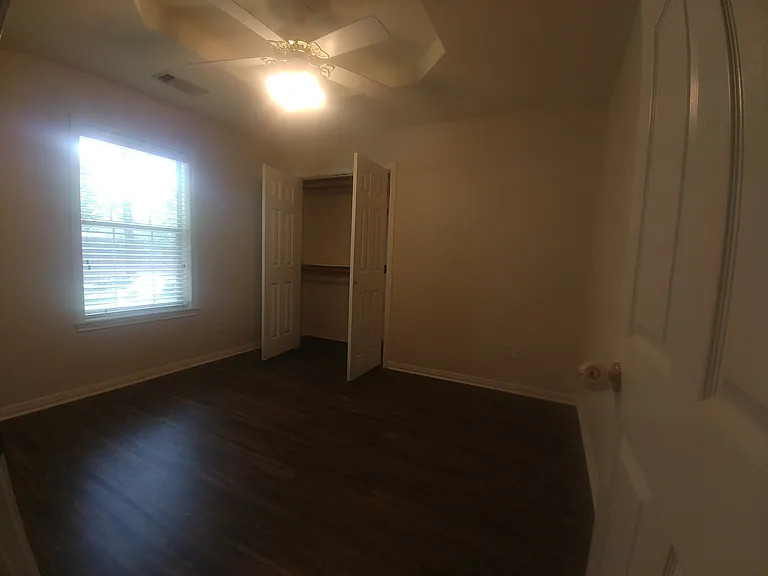 1802 White Stone Dr — Photo 2