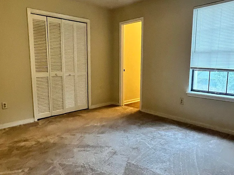 1850 Sylvan Ct — Photo 12
