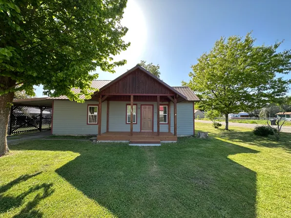 302 S Center St, Chewelah, WA 99109